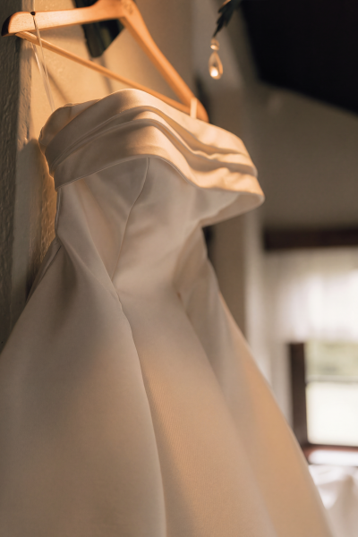 [Brautkleider]